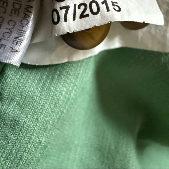 Vineyard Vines corduroy Tucker shirt - Picture 5 of 6